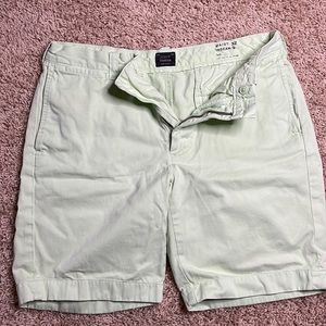 J Crew Stanton short 32 waist 9inch inseam- lime color